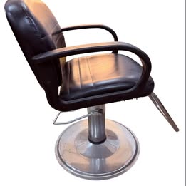 Professional Hydraulic Salon Styling Chair – Black Vinyl Barber/Beauty Chair -